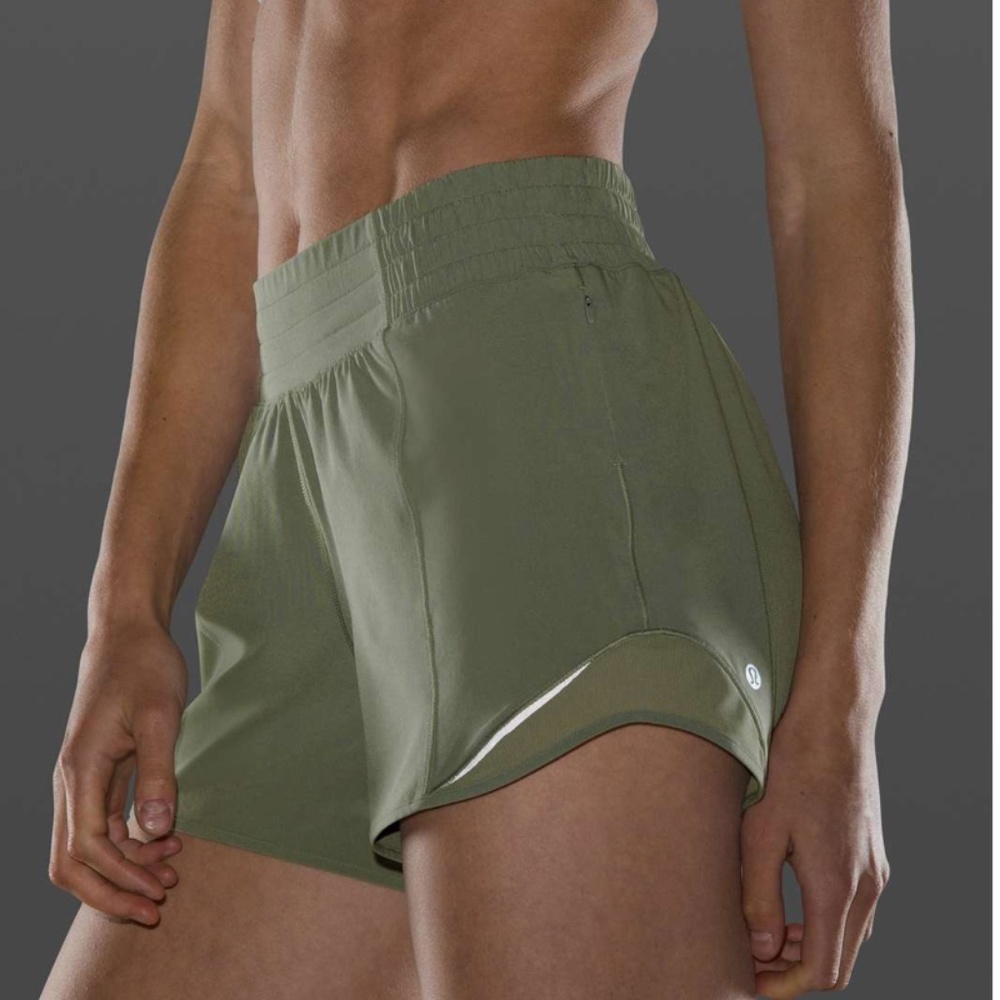 Lululemon Hotty Hot Short *High-Rise 4”